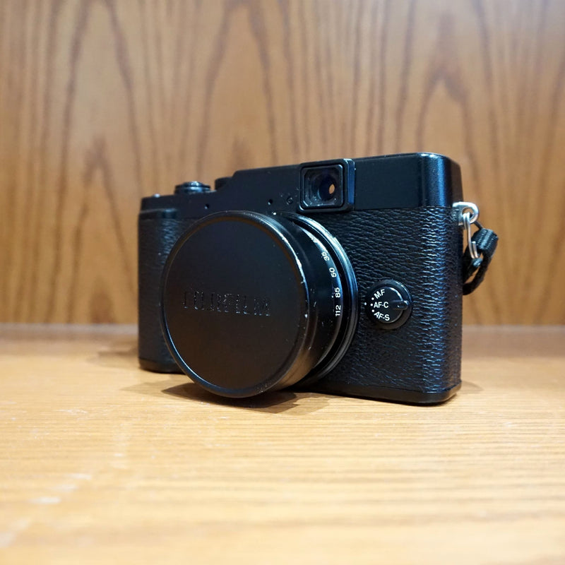 Fujifilm X10