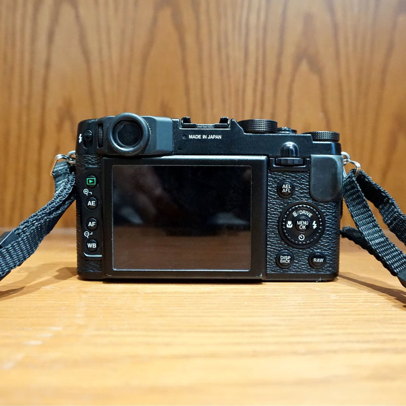 Fujifilm X10