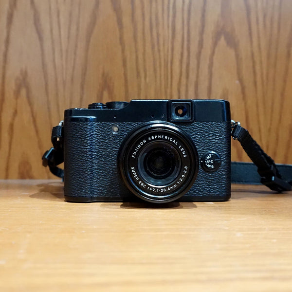 Fujifilm X10