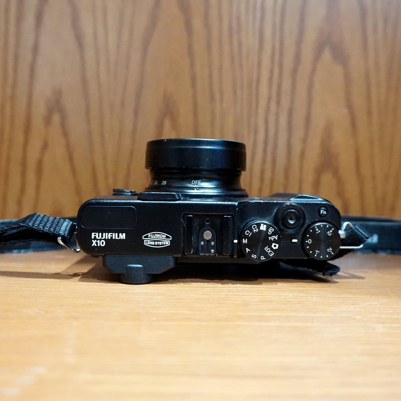 Fujifilm X10