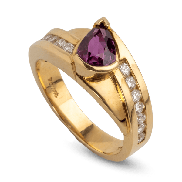 Yellow Gold Garnet & Diamond Ring