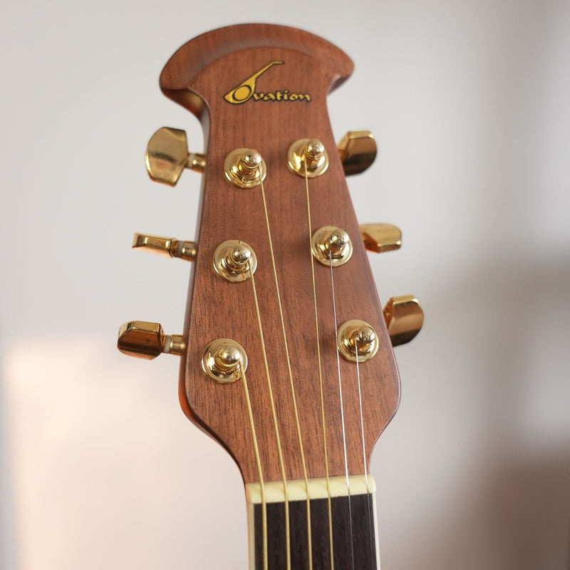 Ovation CS257 Celebrity Deluxe