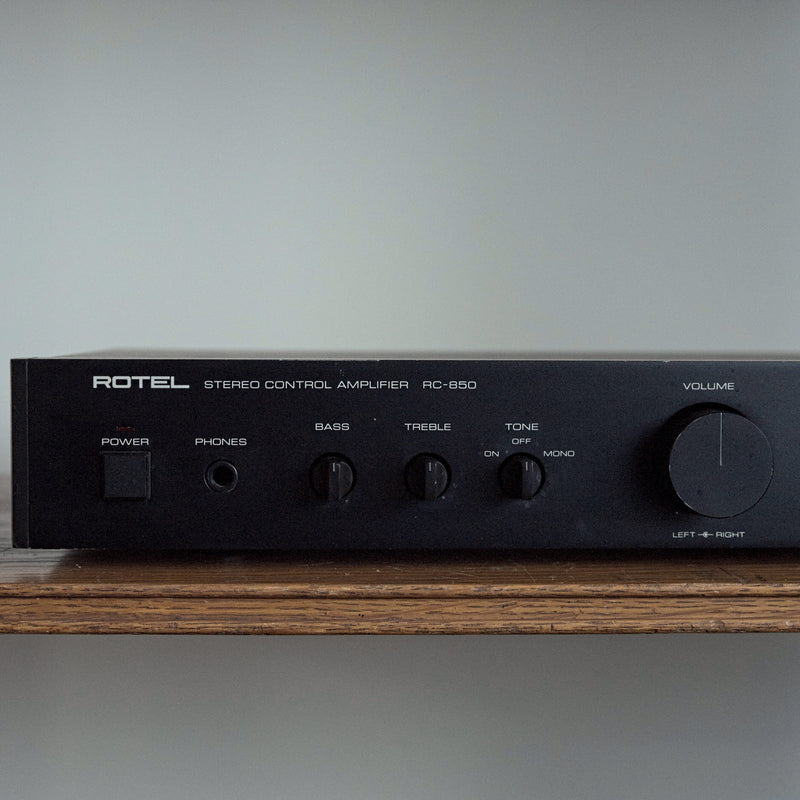 Rotel RC-850 Stereo Pre-Amplifier