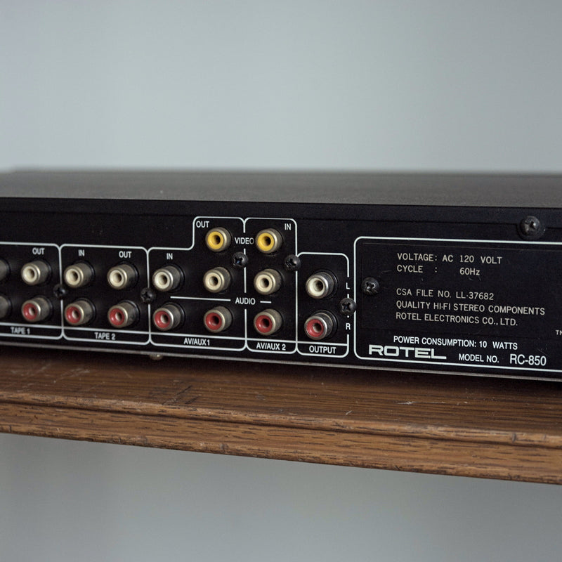 Rotel RC-850 Stereo Pre-Amplifier