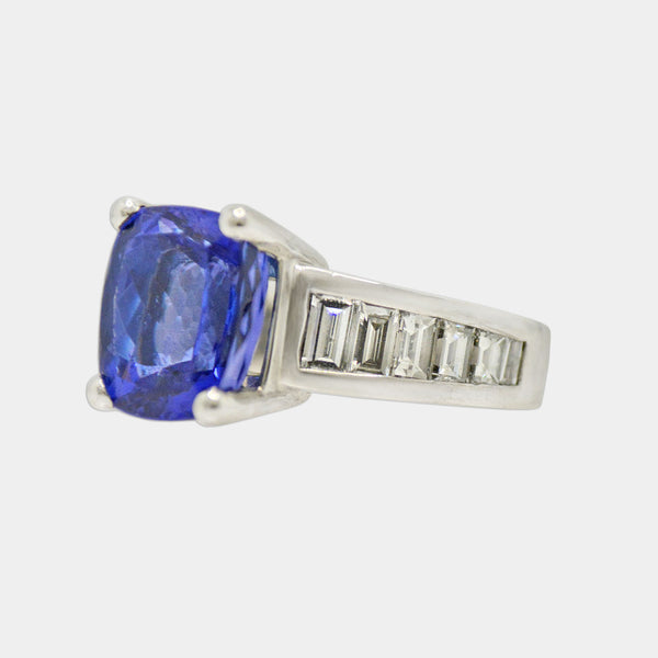 Tanzanite & Diamond Ring